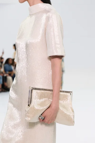 Look 27